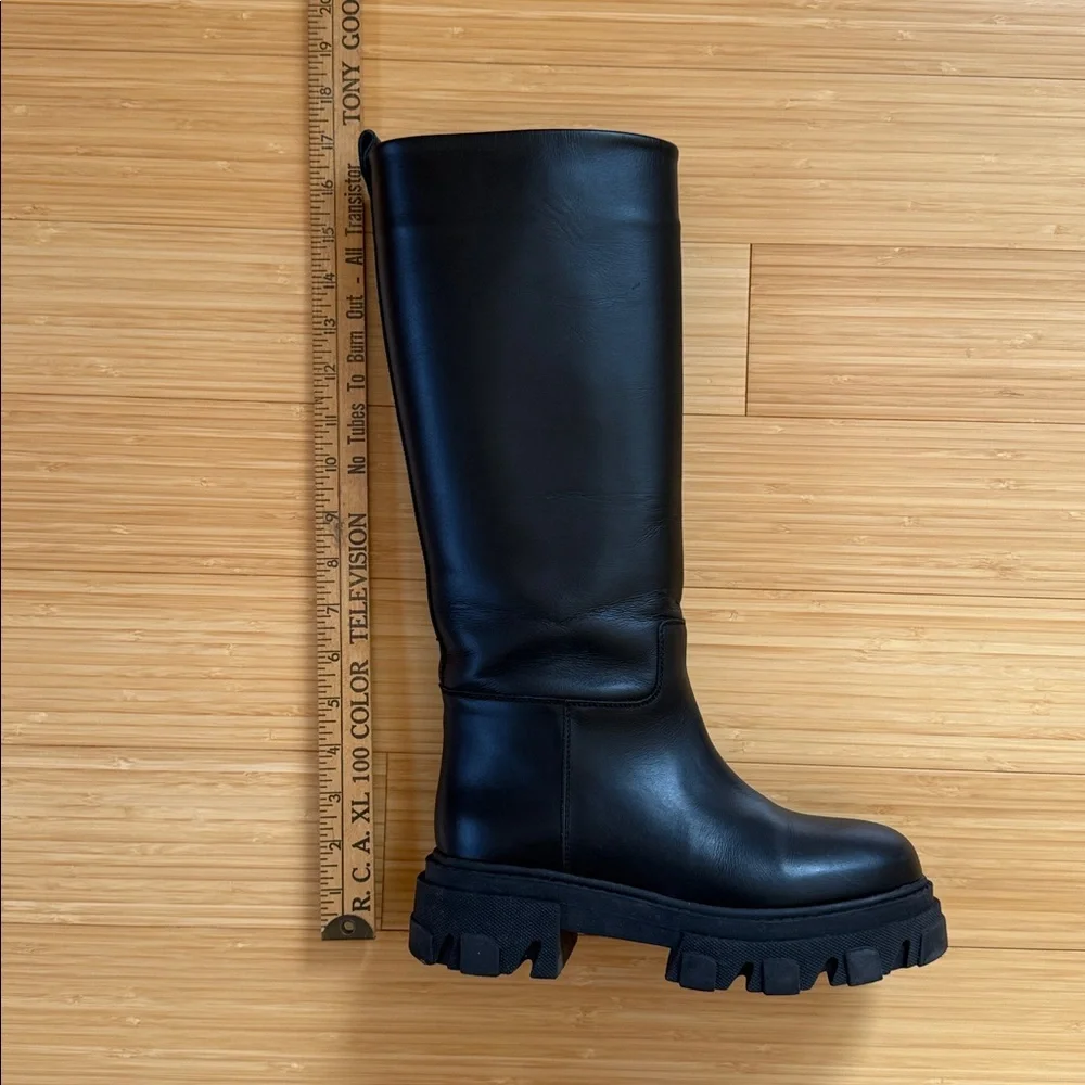 Gia Borghini Perni 07 black leather lug boots in size 37